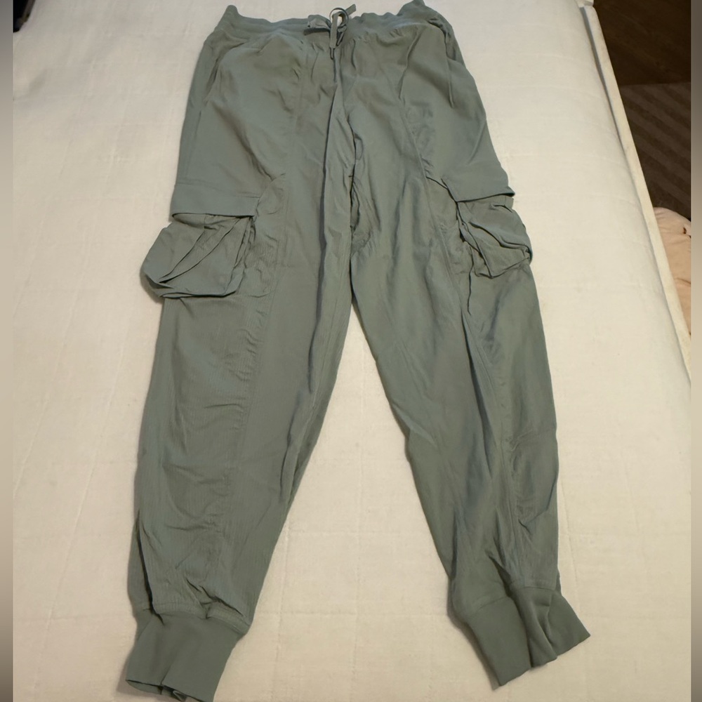 Lululemon Dance Studio Relaxed Fit Mid-Rise Cargo Jogger - Palm Court - Size M